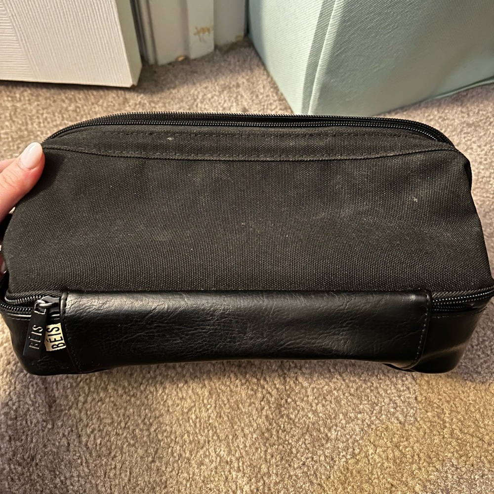 BEIS cosmetic/travel bag “the drop kit”